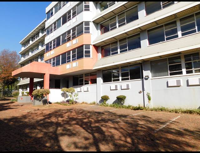 1,380M² OFFICE TO LET IN FERNDALE